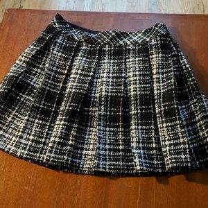 Pleated black and white skirt